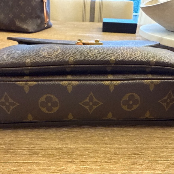 LV Pochette Métis - Picture 4 of 10